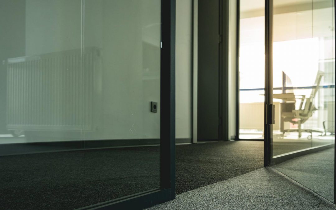 Check these Important Things Before Hiring an Emergency Glazing Service